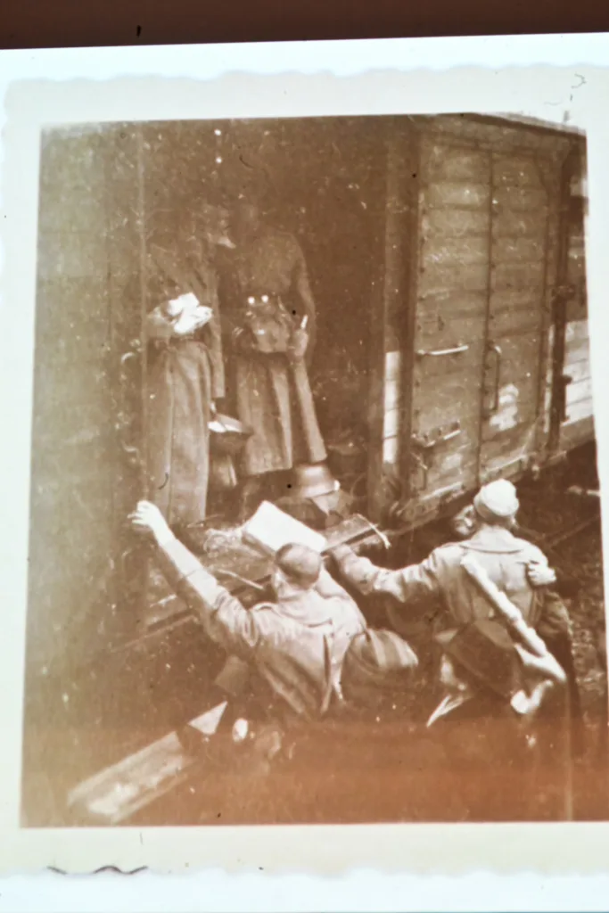 Το Υπουργείο Πολιτισμού παρουσίασε τις φωτογραφίες της εκτέλεσης στην Καισαριανή - Ολα τα ιστορικά ντοκουμέντα