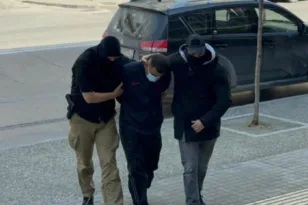 Καλαμαριά: «Δεν το χωράει ο νους μας» λέει η οικογένεια του 23χρονου – Στο κάδρο οι φίλοι του θύματος