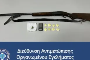 Καραμπίνα, κοκαΐνη και κάνναβη σε σπίτι, συλλήψεις από την ΕΛΑΣ, ΦΩΤΟ