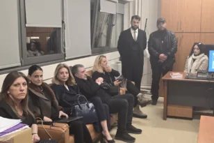 Καρυστιανού: Καταγγέλλει «Ομερτά» στο δικαστικό μέγαρο Λάρισας