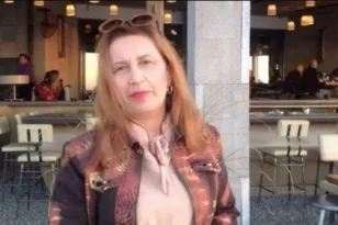 Θεσσαλονίκη: «Μου πετούσαν μπουκάλια και βιβλία στην τάξη» – Τι κατήγγελλε η καθηγήτρια πριν από το εγκεφαλικό