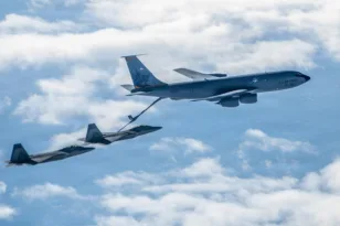 Θρίλερ με τη συντριβή αμερικανικού ιπτάμενου τάνκερ στο Ιράκ: «Εμείς το ρίξαμε» λέει φιλοραϊνική οργάνωση