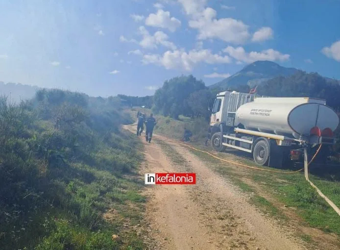 Κεφαλονιά: Πυρκαγιά σε δασική έκταση στα Μαυράτα - Κινητοποίηση επίγειων και εναέριων δυνάμεων ΦΩΤΟ