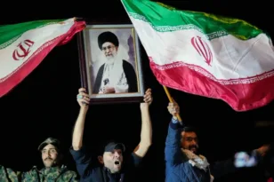 Νεκρός ο αγιατολάχ Αλί Χαμενεΐ – 40 ημέρες πένθους στο Ιράν, σε τροχιά διαδοχής η Τεχεράνη