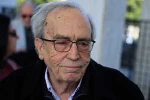 Το «αντίο» στον Γιώργο Βότση: Φάμελος, Χαρίτσης, Λαλιώτης, Δαμανάκη, Βούλτεψη, ΦΩΤΟ