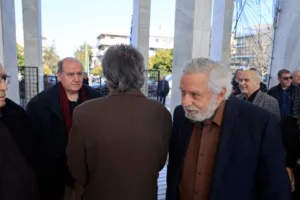 Το «αντίο» στον Γιώργο Βότση: Φάμελος, Χαρίτσης, Λαλιώτης, Δαμανάκη, Βούλτεψη, ΦΩΤΟ