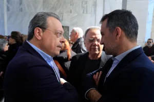 Το «αντίο» στον Γιώργο Βότση: Φάμελος, Χαρίτσης, Λαλιώτης, Δαμανάκη, Βούλτεψη, ΦΩΤΟ