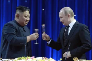 Ρωσία και Βόρεια Κορέα σφίγγουν κι άλλο τη συνεργασία τους μετά την επανεκλογή του Κιμ Γιονγκ Ουν