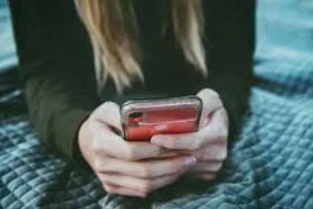 Διευθυντής Λυκείου άγγιξε τα οπίσθια μαθήτριας «για πλάκα»...