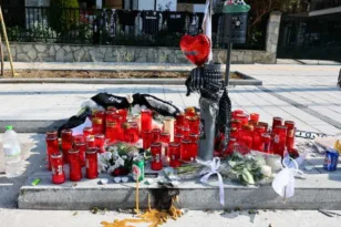 «Η τυφλή οπαδική βία μου στέρησε τον κόσμο μου όλο, το σπλάχνο μου, την ίδια μου την ύπαρξη», συγκλονίζει η μητέρα του 20χρονου Κλεομένη