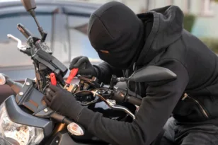 Πάτρα – Αίγιο: Προφυλακίστηκε και ο τρίτος της συμμορίας που έκλεβε μοτοσικλέτες