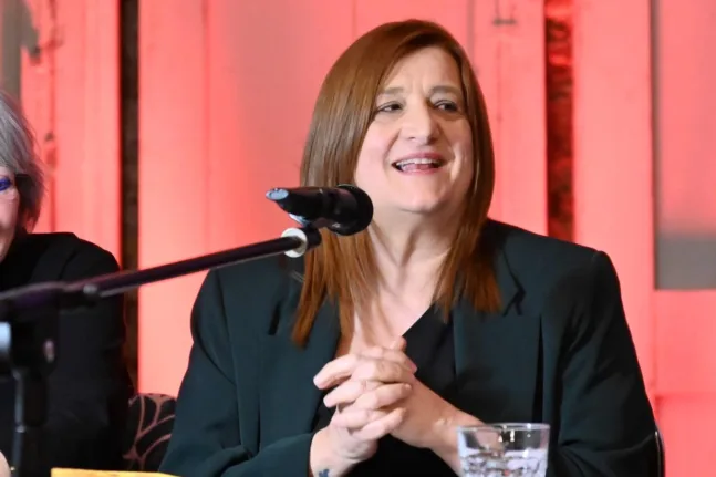 Γιώτα Κοντογεωργοπούλου: «Είμαστε φτιαγμένοι από σκιές και φως»