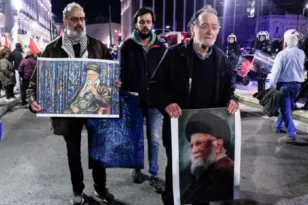 Λαφαζάνης με πορτρέτο Χαμενεΐ στο Σύνταγμα: Ξεσπά ο φωτογράφος Γιώργος Κονταρίνης για τα σχόλια περί AI