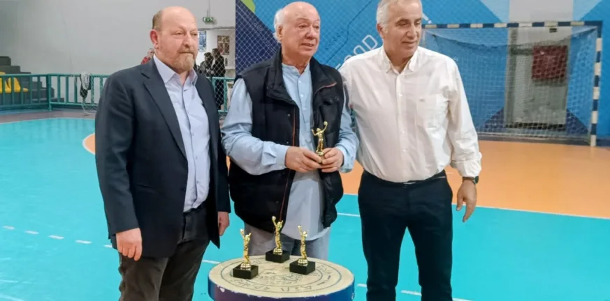 Ερμής: Συγκίνηση στην βράβευση του Νίκου Λεοντίου