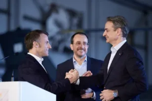 Ανησυχία από ανάρτηση Μακρόν για «επιθέσεις με drones και πυραύλους» στην Κύπρο – «Δεν υπάρχει κάτι τέτοιο», απαντά η Λευκωσία