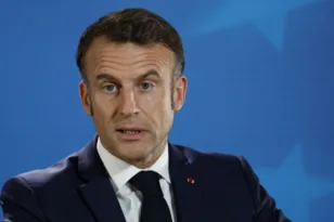Μακρόν προς Ισραήλ και Λίβανο: Πρόταση για απευθείας συνομιλίες στο Παρίσι