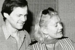 Χρήστος Νικολόπουλος για Μαρινέλλα: «Μακάρι και άλλοι καλλιτέχνες να ακολουθήσουν το ήθος και την ερμηνεία της»