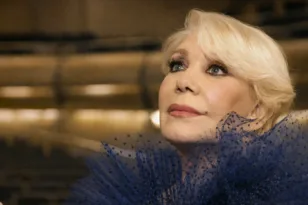 Με πλήθος επωνύμων το ύστατο χαίρε στη Μαρινέλλα