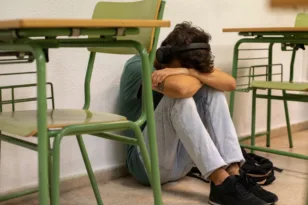 Η βία έχει φωλιάσει στο σχολικό περιβάλλον και τα παιδιά τη θεωρούν φυσιολογική