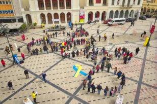 Πάτρα: Η πλατεία Γεωργίου έγινε αγκαλιά – Με αφορμή την Παγκόσμια Ημέρα Συνδρόμου Down