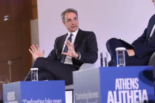 Μητσοτάκης: Θεσμικό «ανάχωμα» στα social media για ανηλίκους κάτω των 15 ετών, τι είπε για τα fake news BINTEO