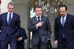 Μητσοτάκης και Μακρόν στην Κύπρο τη Δευτέρα, τριμερής συνάντηση με Χριστοδουλίδη
