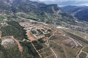 Πάτρα: Ξεκινά το οικιστικό πρόγραμμα του ΥΠΕΘΑ στον Ρηγανόκαμπο – Εκκαθάριση για 750 κατοικίες