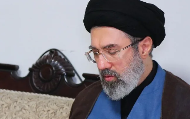 Χέγκσεθ: «Τραυματισμένος και πιθανότατα παραμορφωμένος» ο Μοτζτάμπα Χαμενεΐ