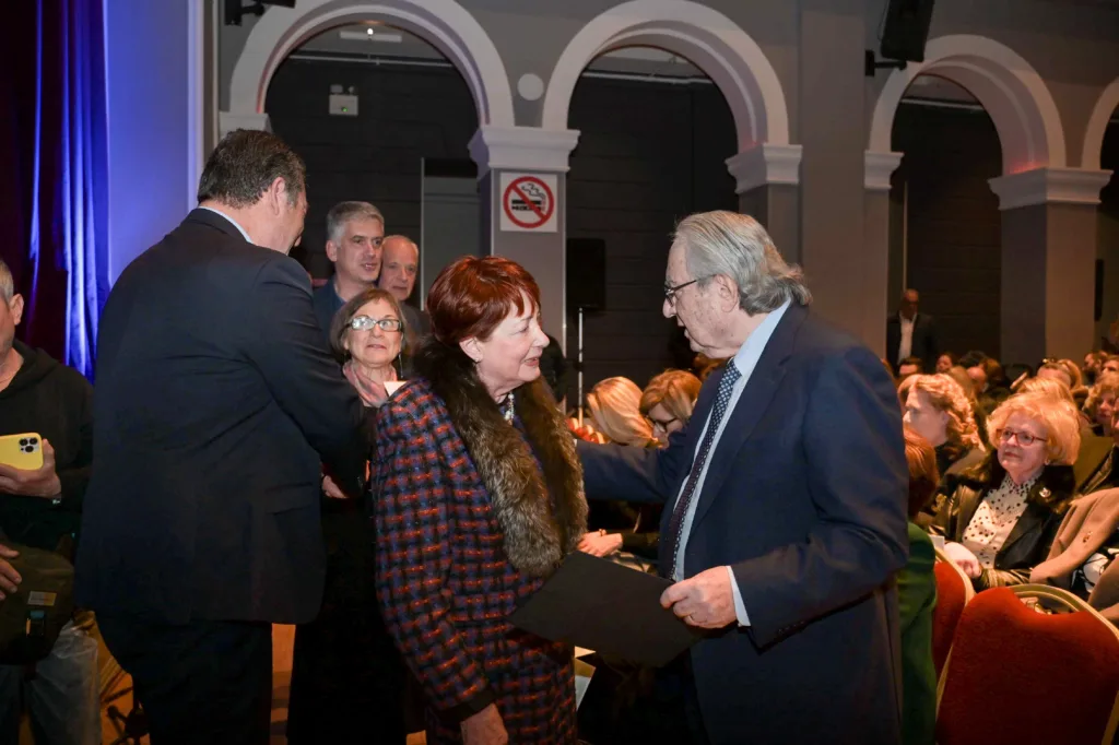 Πάτρα: Μια βραδιά παιδείας και ποίησης για τα 190 χρόνια της Φιλεκπαιδευτικής Εταιρείας και τον Οδυσσέα Ελύτη ΦΩΤΟ