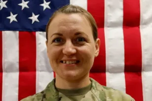 «Ήταν σχεδόν στο σπίτι», δήλωσε ο σύζυγός της Nicole M. Amor, που σκοτώθηκε στο Κουβέιτ πριν επιστρέψει στις ΗΠΑ