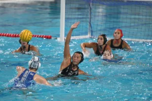 Οι γυναίκες του ΝΟΠ κοιτάζουν τη Γλυφάδα