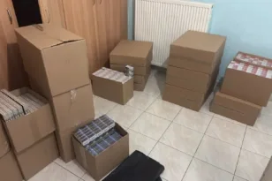 Κύκλωμα με 240.000 πακέτα λαθραία τσιγάρα έριξε η ΕΛΑΣ – Δύο συλλήψεις, ζημιά 1 εκατ. ευρώ για το Δημόσιο