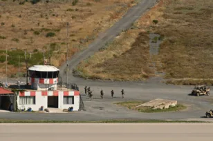 Νέα υπόθεση κατασκοπείας: Προσήχθη Ιρακινός ύποπτος, φέρεται να φωτογράφιζε την αεροπορική βάση των Μεγάρων