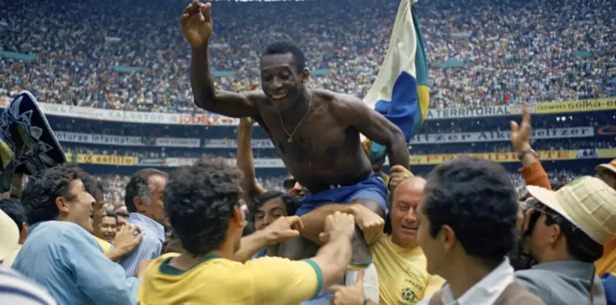 Κορυφαίες ομάδες όλων των εποχών: Η Βραζιλία του 1970 η καλύτερη όλων των εποχών, δεύτερη η Μίλαν των Φαν Μπάστεν, Γκούλιτ και Ράικαρντ, τρίτη η Μπαρτσελόνα του Γκουαρντιόλα