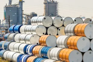 Κατάρ, Σαουδική Αραβία και Μπαχρέιν μειώνουν την παραγωγή πετρελαίου λόγω ιρανικών επιθέσεων