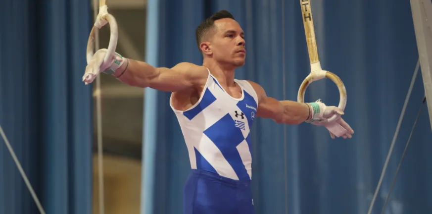 Ρεσιτάλ Πετρούνια: Προκρίθηκε ως πρώτος και καλύτερος στον τελικό του Παγκοσμίου Κυπέλλου