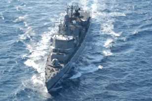Πολεμικό Ναυτικό: «Κάθε ώρα υπηρετούμε την Ελλάδα» – Το μήνυμα από φρεγάτες σε Κύπρο, Μεσόγειο και Μέση Ανατολή
