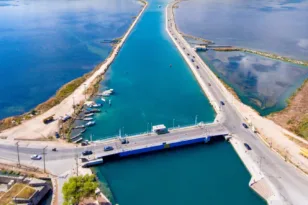 Πρόβλημα στην πλωτή γέφυρα της Λευκάδας – Προσωρινή αναστολή διέλευσης σκαφών