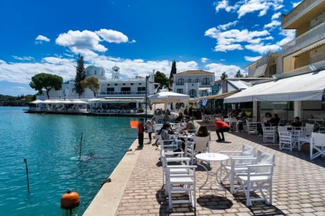 Πόρτο Χέλι: Πράσινο και αμμουδιές