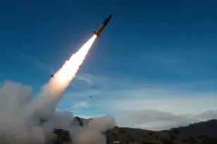 Ιράν: Διπλή πυραυλική επίθεση στην πόλη Νατζαφαμπάντ, πάνω από 20 νεκροί, 50 τραυματίες