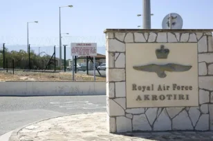 Ήχησαν ξανά οι σειρήνες στο Ακρωτήρι – Στάλθηκαν οδηγίες στους κατοίκους