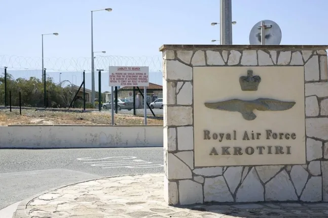 Ήχησαν ξανά οι σειρήνες στο Ακρωτήρι – Στάλθηκαν οδηγίες στους κατοίκους