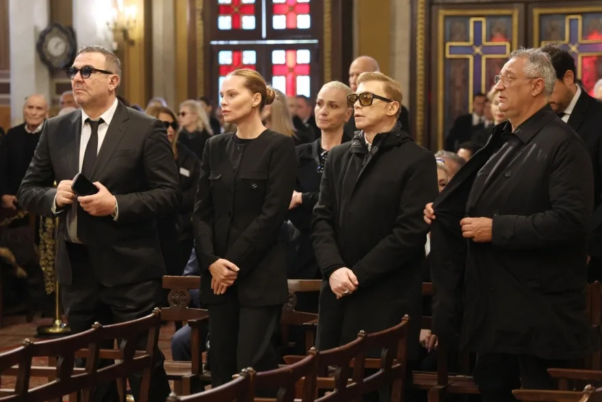 Με πλήθος επωνύμων το ύστατο χαίρε στη Μαρινέλλα