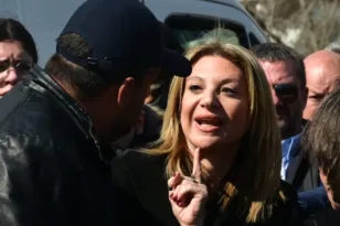 «Δεν ήθελε να περιμένει, την παρακαλούσα να μιλήσει», ο Ρούτσι για Καρυστιανού στη συγκέντρωση για τα Τέμπη