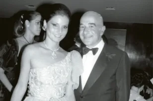 «Ήταν έρωτας με την πρώτη ματιά», η ιστορία της πλουσιότερης Ελληνίδας στον κόσμο, με οικογενειακή περιουσία 27,1 δισ. δολάρια!