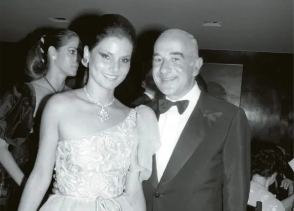 «Ήταν έρωτας με την πρώτη ματιά», η ιστορία της πλουσιότερης Ελληνίδας στον κόσμο, με οικογενειακή περιουσία 27,1 δισ. δολάρια!