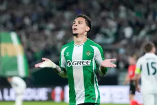 Ο Ροντινέι αποθέωσε τον Άντονι για το γκολ κόντρα στον Παναθηναϊκό