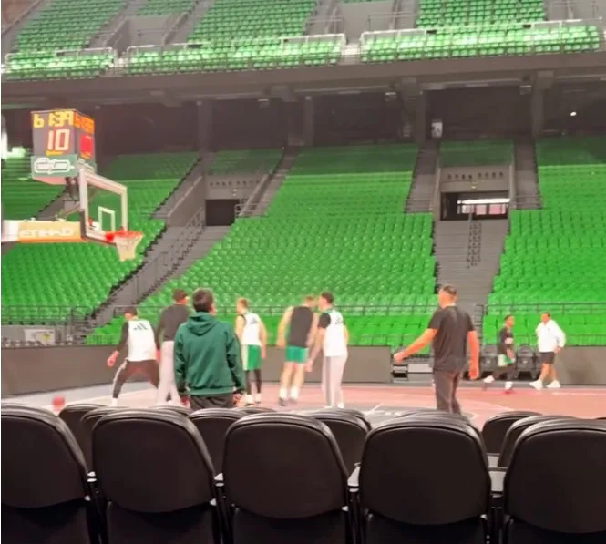 Ο Δημήτρης Γιαννακόπουλος στην προπόνηση του Παναθηναϊκού