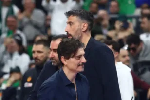 Ο Δημήτρης Γιαννακόπουλος στην προπόνηση του Παναθηναϊκού