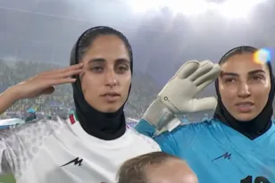 Στρατιωτικός τώρα ο χαιρετισμός της Εθνικής Ιράν στο Κύπελλο Ασίας Γυναικών